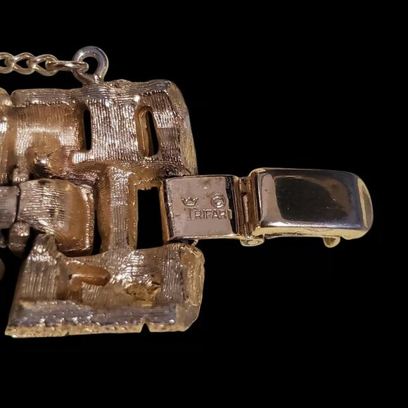 Vintage Trifari Rhinestone Bracelet Blue & Clear Glass Wide Gold Tone 7 1/4" - Picture 11 of 12